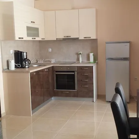 Plamena شقة بوموري