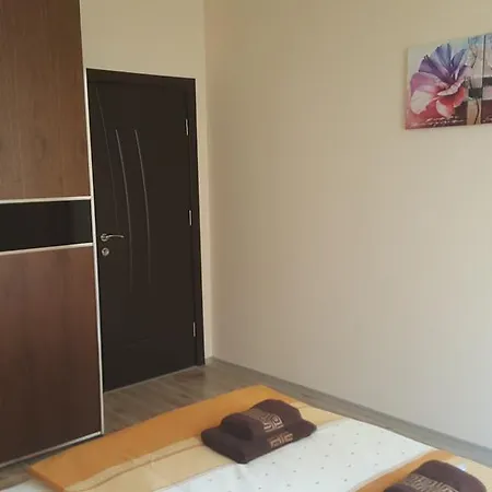 Plamena شقة بوموري
