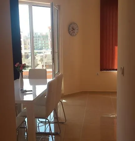 Plamena شقة بوموري